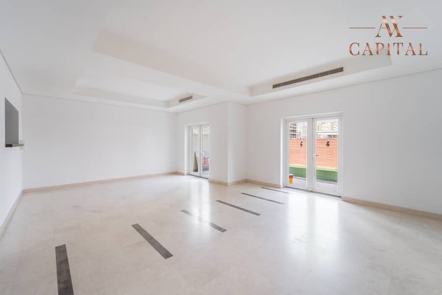 SUPERB TOWNHOUSE | VACANT | EXCELLENTLY PRICED SUPERB TOWNHOUSE | VACANT | EXCELLENTLY PRICED