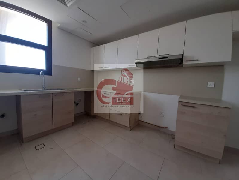 2 Close to metro 3bhk just in 85k with all amenities in al jaddaf