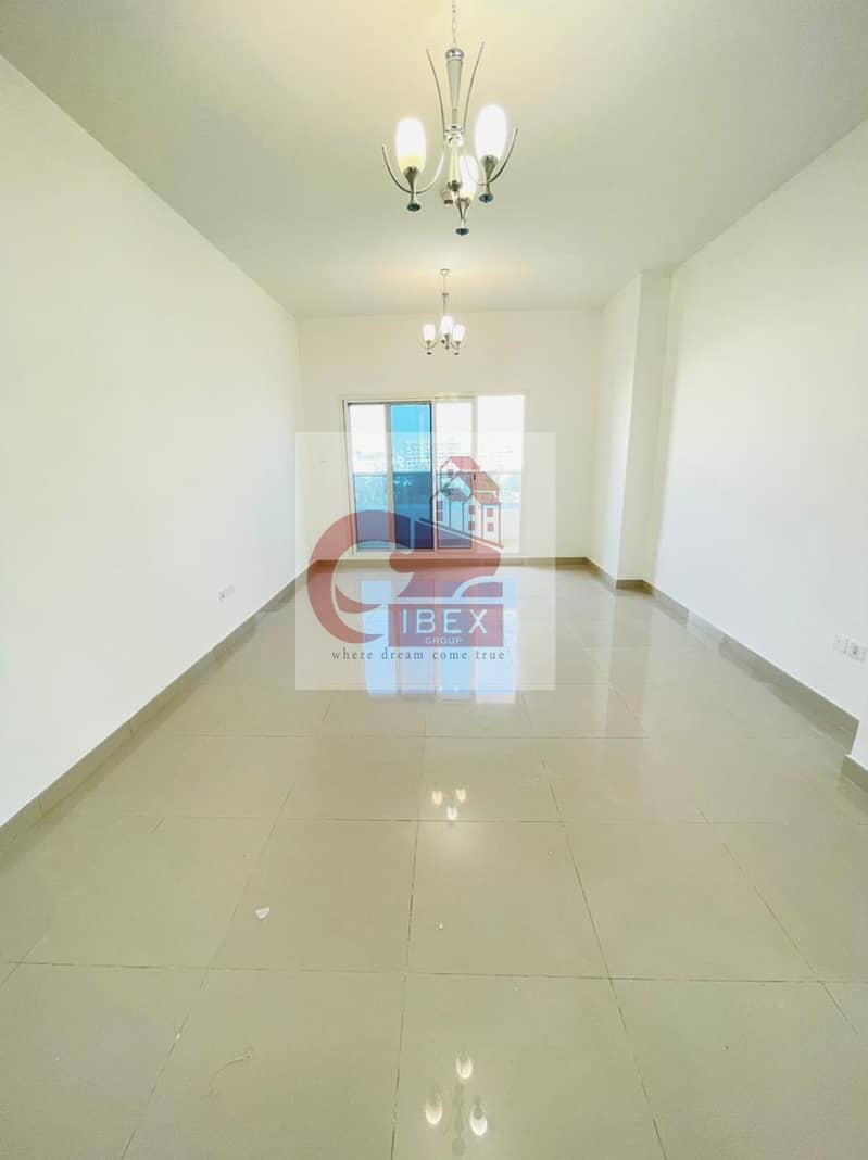 SPACIOUS 3 BHK WITH ROAD FACING VIEW WITH ALL AMENITIES||