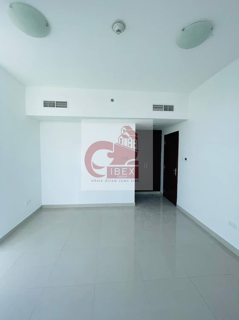 3 SPACIOUS 3 BHK WITH ROAD FACING VIEW WITH ALL AMENITIES||