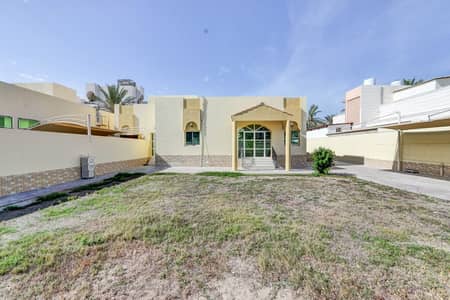 Single Storey 3 Bedroom Villa with huge garden space Available for rent in Al Wasl Single Storey 3 Bedroom Villa with huge garden space Available for rent in Al Wasl