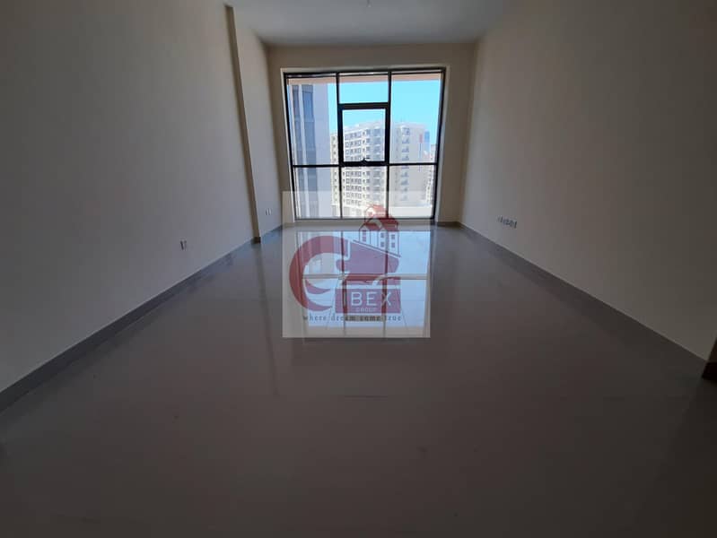 Chiller free 2bhk in just 60k with 30day free in al jaddaf dubai