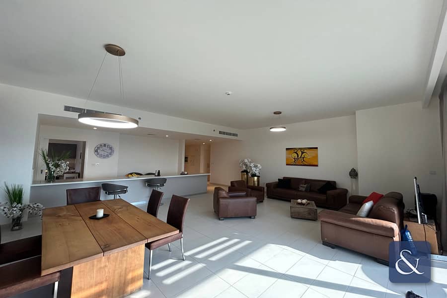 3 Beds | Large Balcony | Full Park Views 3 Beds | Large Balcony | Full Park Views