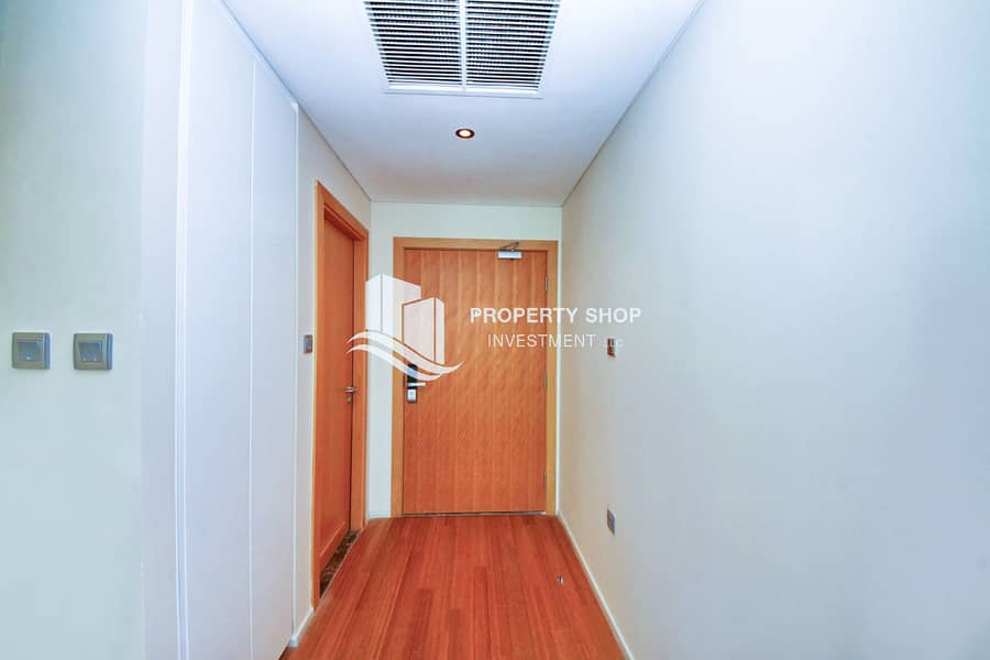 7 1-br-apartment-abu-dhabi-al-raha-beach-al-muneera-al-sana-foyer. JPG