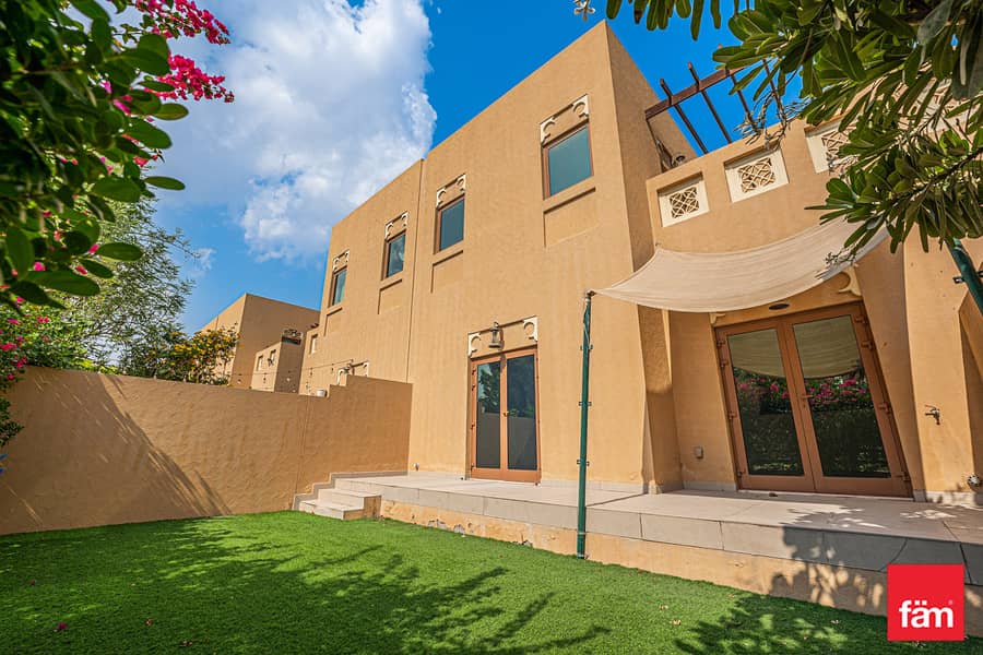 Best Location| Highly Maintained | Spacious TH Best Location| Highly Maintained | Spacious TH
