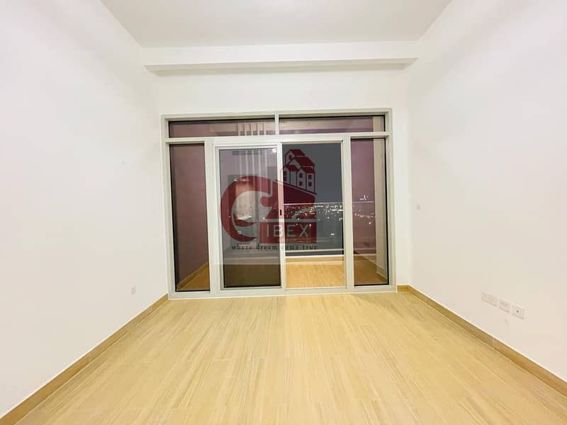 2 45 Days Fre /Brand New / Wood Flooring Luxurious 1-Bhk With Laundry room