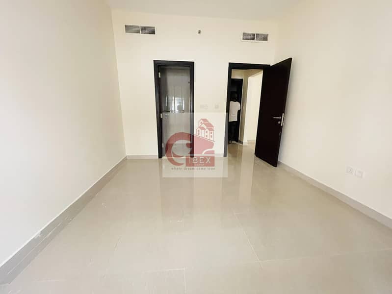 18 30 Days Free Luxury 1bhk With Coverd Parking Just 22k In Muwaileh Commercial