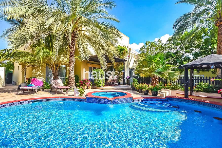 Upgraded | 5 Bed | Available Now! | Type 16 Upgraded | 5 Bed | Available Now! | Type 16