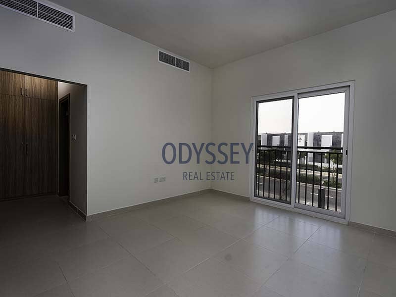 Corner Unit | Single Row | Spacious | Garden Corner Unit | Single Row | Spacious | Garden