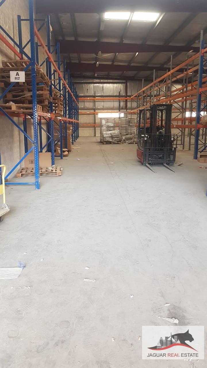 4 Warehouse for rent in Umm Suqeim
