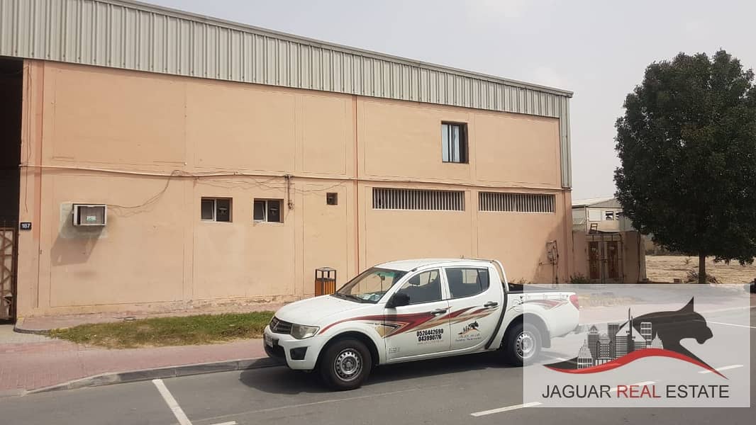 10 Warehouse for rent in Umm Suqeim
