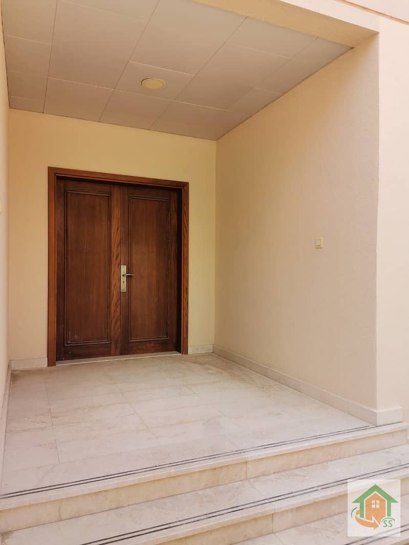 GOOD OFFER 5BHK VILLA WITH MAID ROOM AND YARD