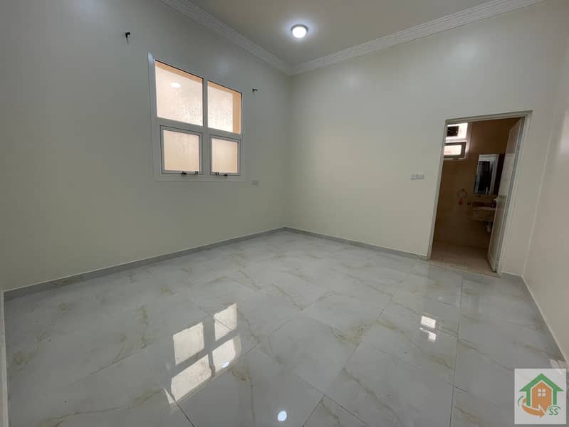 Very Beautiful 3 Bedrooms Majlis with 3 Washrooms in Al Shamkha