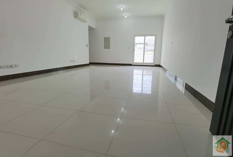 LAVISH EXCELLENT PROPER NEAT AND CLEAN 4BHK FIRST FLOOR FULL OF VILLA WITH BALCONY CLOSE TO MZYD MALL AT MBZ 95K