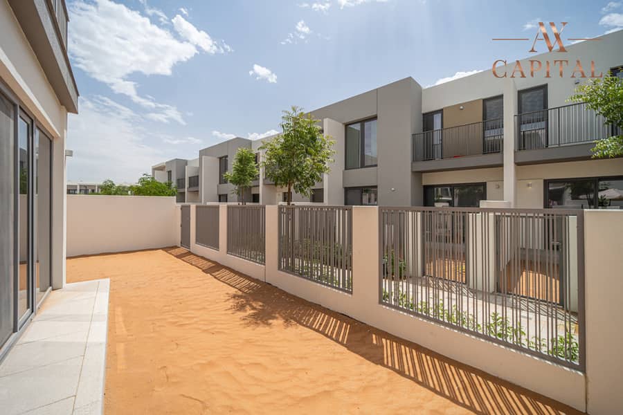 位于蒂拉尔阿尔加夫综合社区,伊兰住宅区 4 卧室的联排别墅 3600000 AED - 8174278 位于蒂拉尔阿尔加夫综合社区,伊兰住宅区 4 卧室的联排别墅 3600000 AED - 8174278