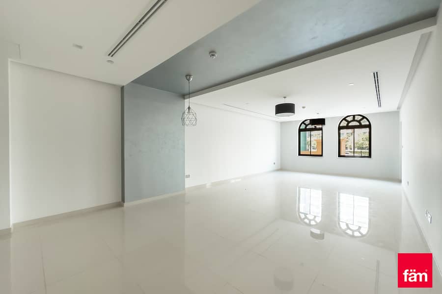 Vacant | Custom Built | 3BR Triplex Townhouse Vacant | Custom Built | 3BR Triplex Townhouse