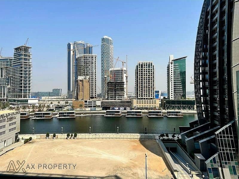 Brand new with kitchen appliances 2 bedroom with huge balcony for rent in reva tower business bay