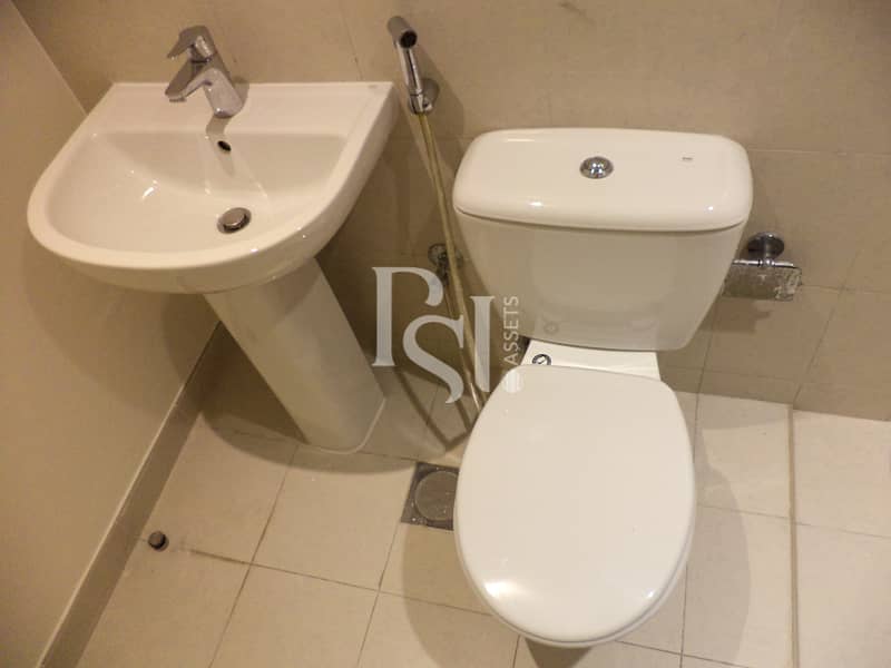 13 the-bridges-shams-abu-dhabi-al-reem-island-bathroom (6). JPG