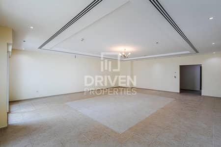 4 Bedroom Apartment for Sale in Dubai Marina, Dubai - Spacious Apt | On High Floor w/ Sea View