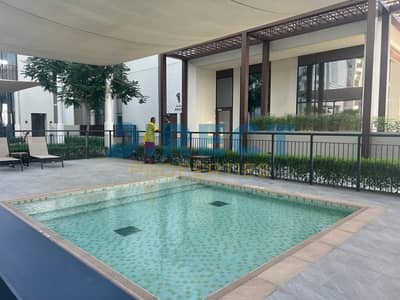 Large Corner Unit - Swimming Pool Views - Premium Location