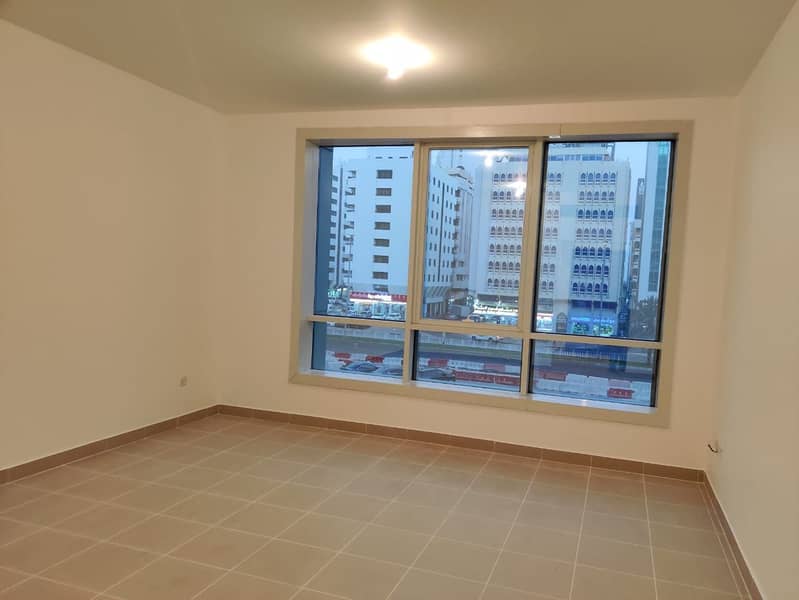 Spacious flat in central Air condition