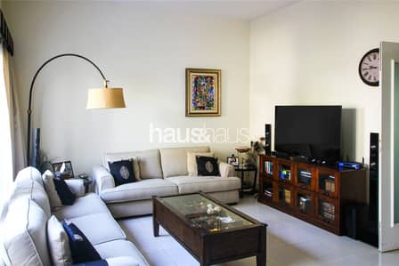 Well presented | 1M | Close to pool/park Well presented | 1M | Close to pool/park