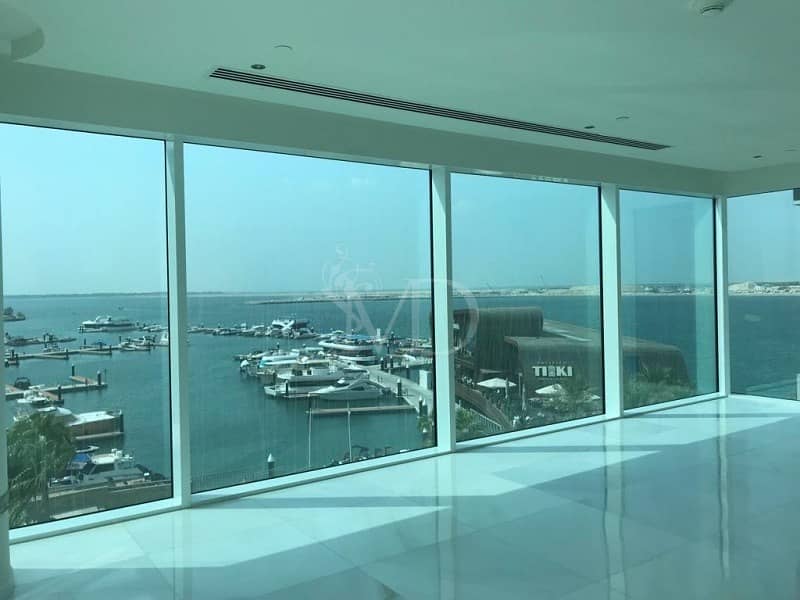 Full Sea view! *One of a Kind Penthouse*