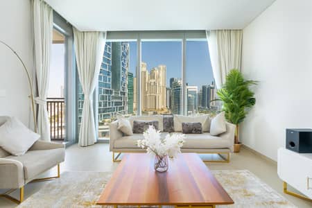 2 Bedroom Flat for Rent in Dubai Marina, Dubai - Living