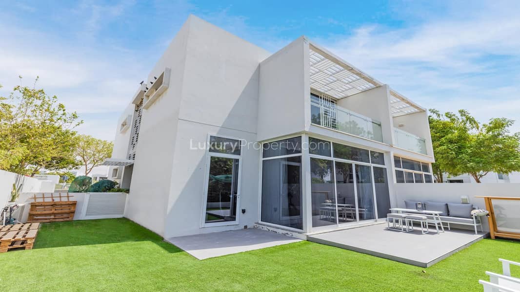 Spacious Layout | Vacant Soon | Pool and Park View Spacious Layout | Vacant Soon | Pool and Park View