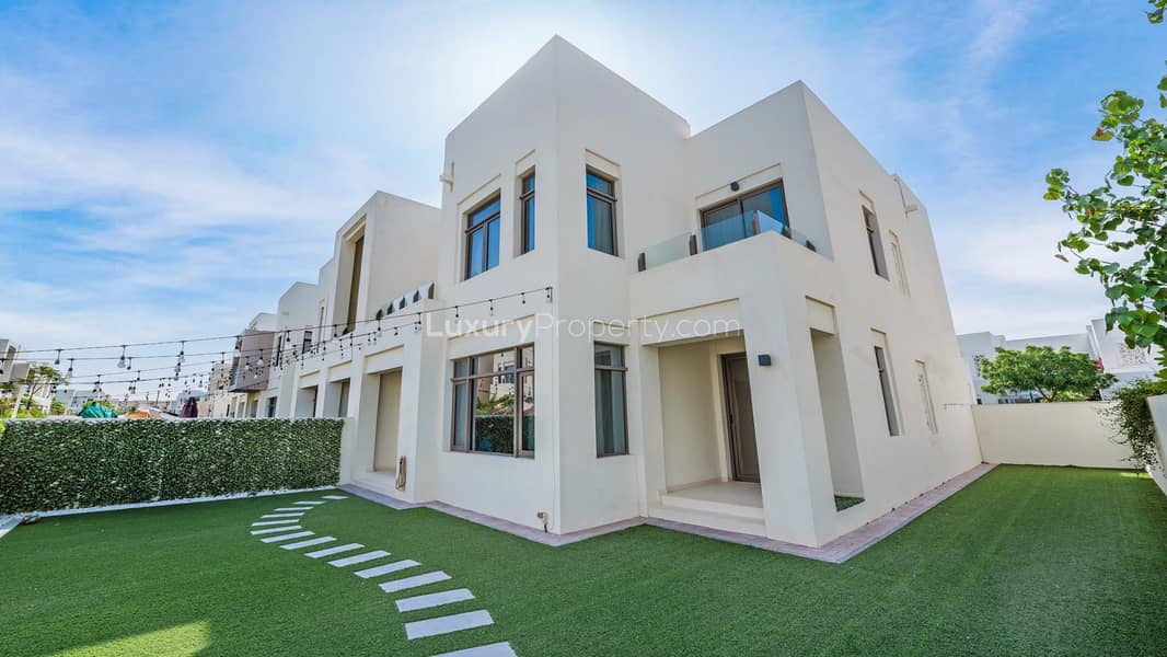 Vacant | Close to Park and Pool Vacant | Close to Park and Pool