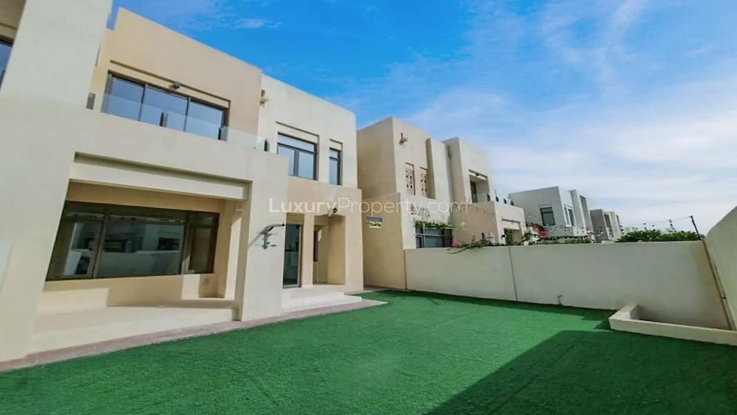 Spacious | Well Lit | Close to Park and Pool Spacious | Well Lit | Close to Park and Pool
