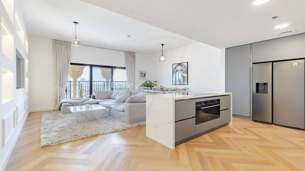 Large Terrace | Upgraded | Vacant on Transfer Large Terrace | Upgraded | Vacant on Transfer