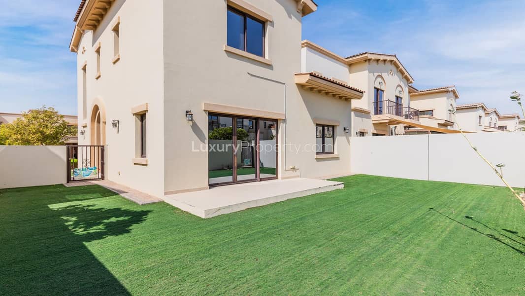 Beside Park and Pool | End Unit | Huge Plot Beside Park and Pool | End Unit | Huge Plot