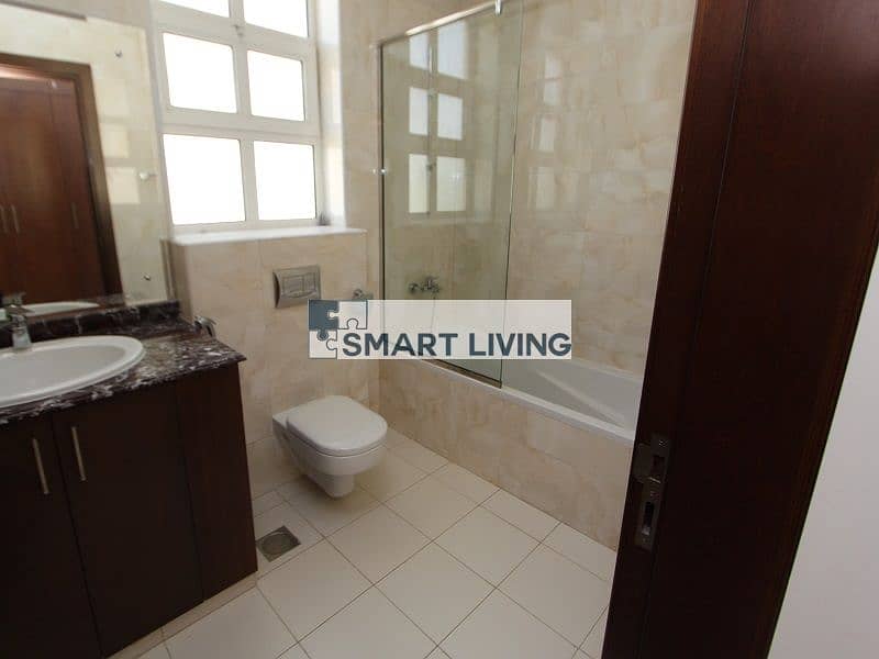 16 Marina_Atzert_Dubai_Real_Estate_Dubailand_The_Villa_Rent_Aldea_Custom_Bathtub. JPG