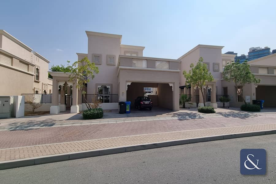 Vacant | Independent Villa | Traditional Style Vacant | Independent Villa | Traditional Style