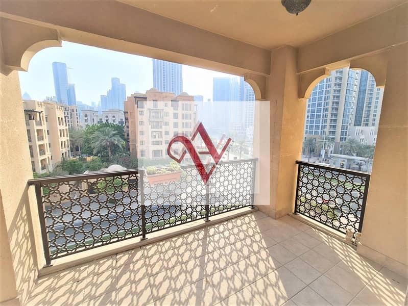 Amazing 2bed with lake and Blvd Views
