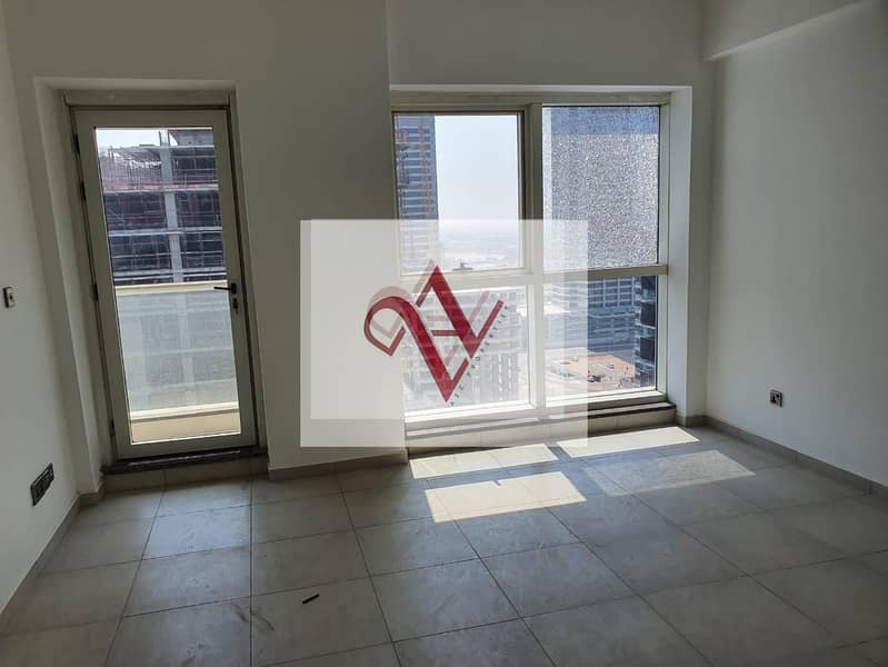 3 Exclusive 1 bed | Spacious Balcony| Immediate Rent !