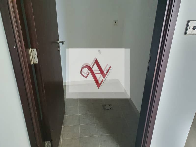 10 Exclusive 1 bed | Spacious Balcony| Immediate Rent !