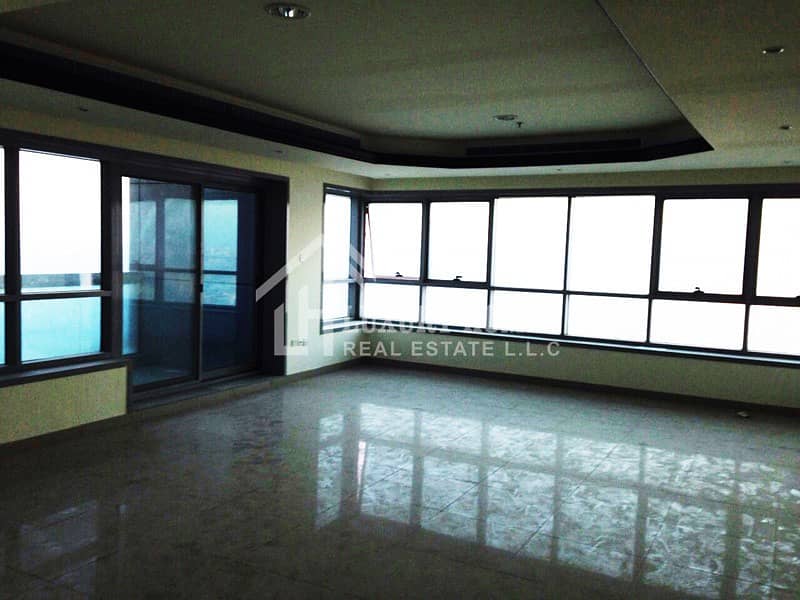 Fantastic!! Seaview 2 BHK with Parking for Rent in Corniche Tower, Ajman
