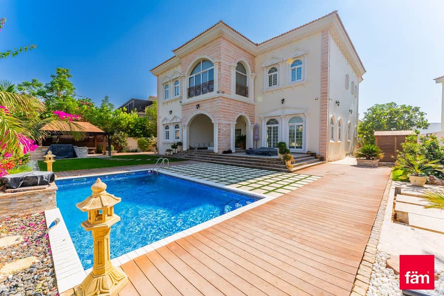 Luxurious 5BR Villa w/ Pool | Well maintained