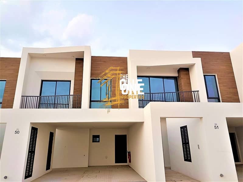 Luxurious Townhouse| Ready Property | 3 Bedroom