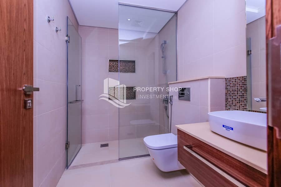 10 4-bedroom-villa-abu-dhabi-yas-island-west-yas-bathroom-3. JPG