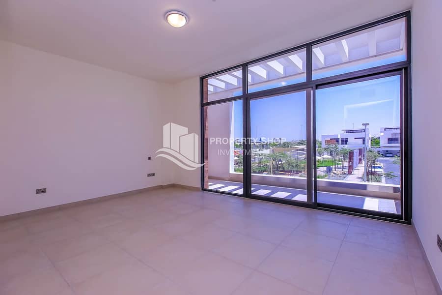 11 4-bedroom-villa-abu-dhabi-yas-island-west-yas-bedroom-1. JPG