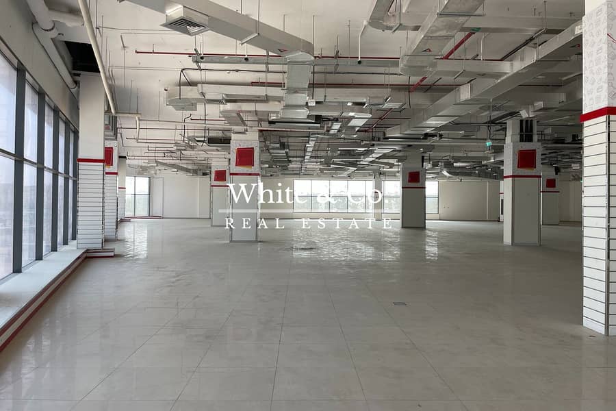 No DREC Fees | 700 KW Power | AC Fitted No DREC Fees | 700 KW Power | AC Fitted
