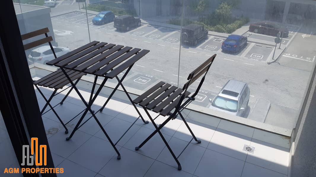 2 Mag 555 - Balcony. jpg