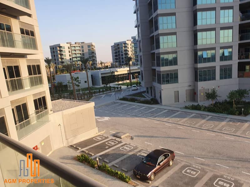 12 Mag 555 - Parking. jpg