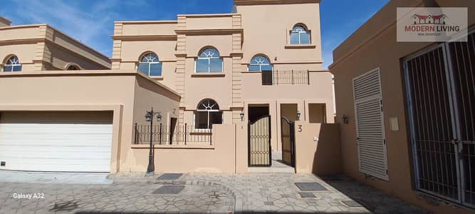 Excellent finishing 5 bedrooms with made room  cover car parking very nice location and nice compound