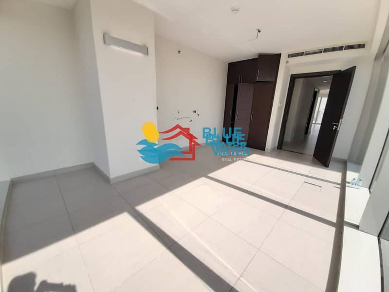 4 Exclusive deal ! Breathtaking 3 Bedroom apartment with 02 Parking and Gym