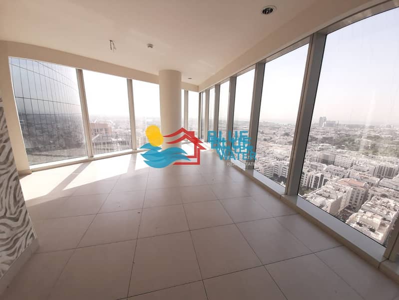 17 Exclusive deal ! Breathtaking 3 Bedroom apartment with 02 Parking and Gym