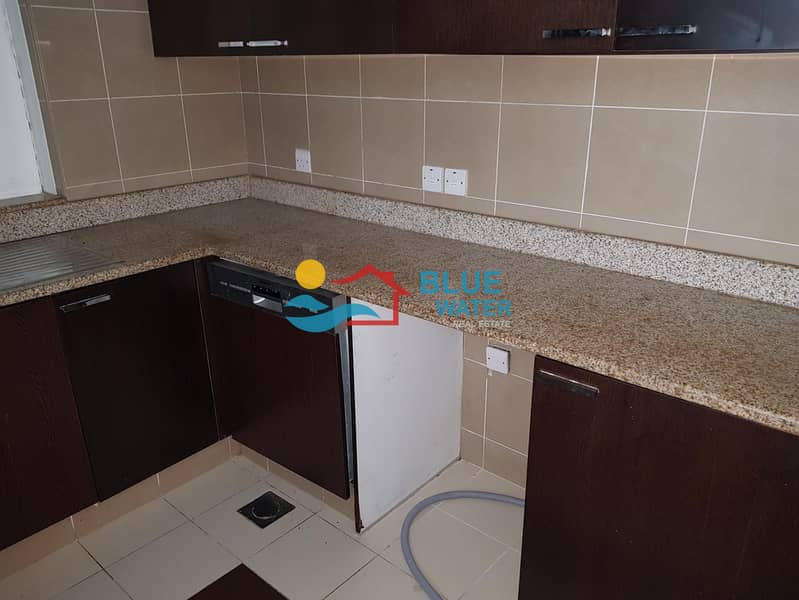 13 Luxurious Flat with equipped kitchen & facilities